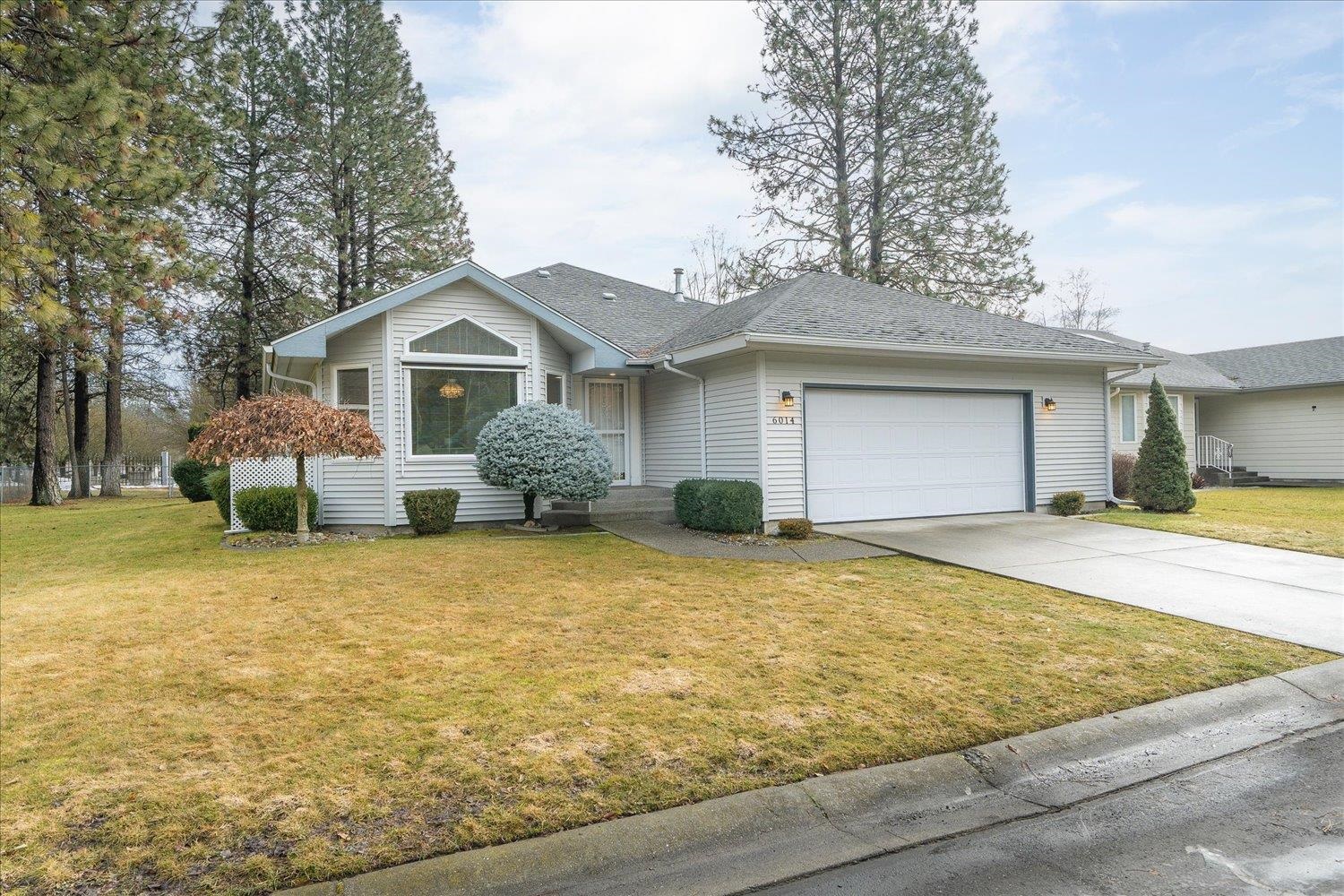 6014 N Coventry Ln