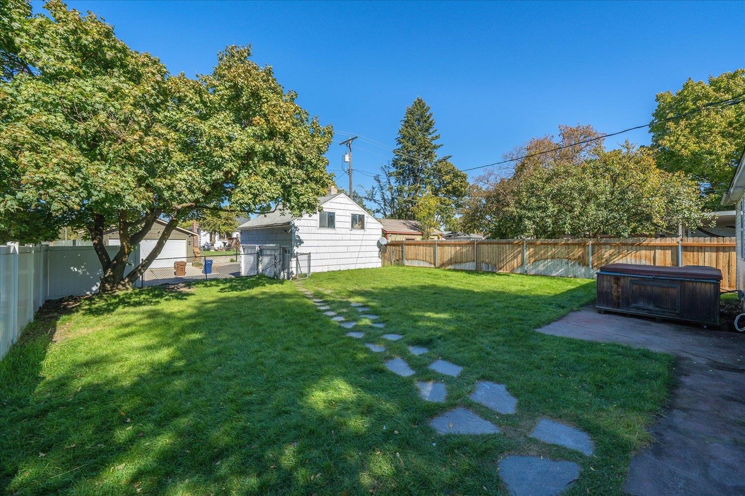 2528 W Broad Ave