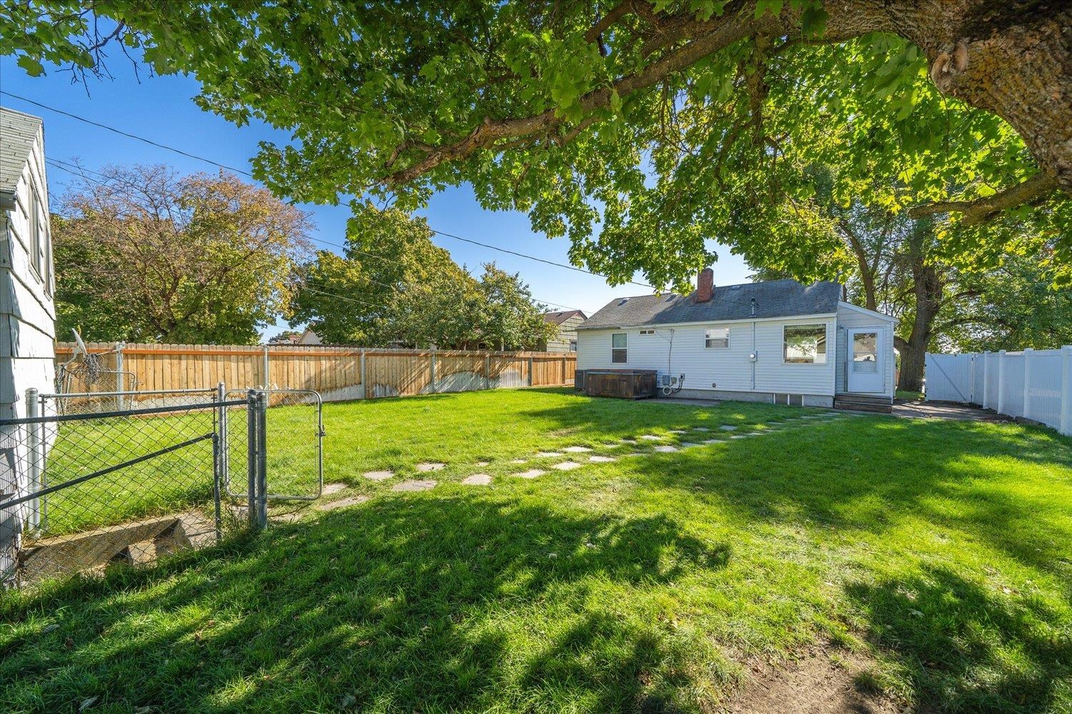 2528 W Broad Ave