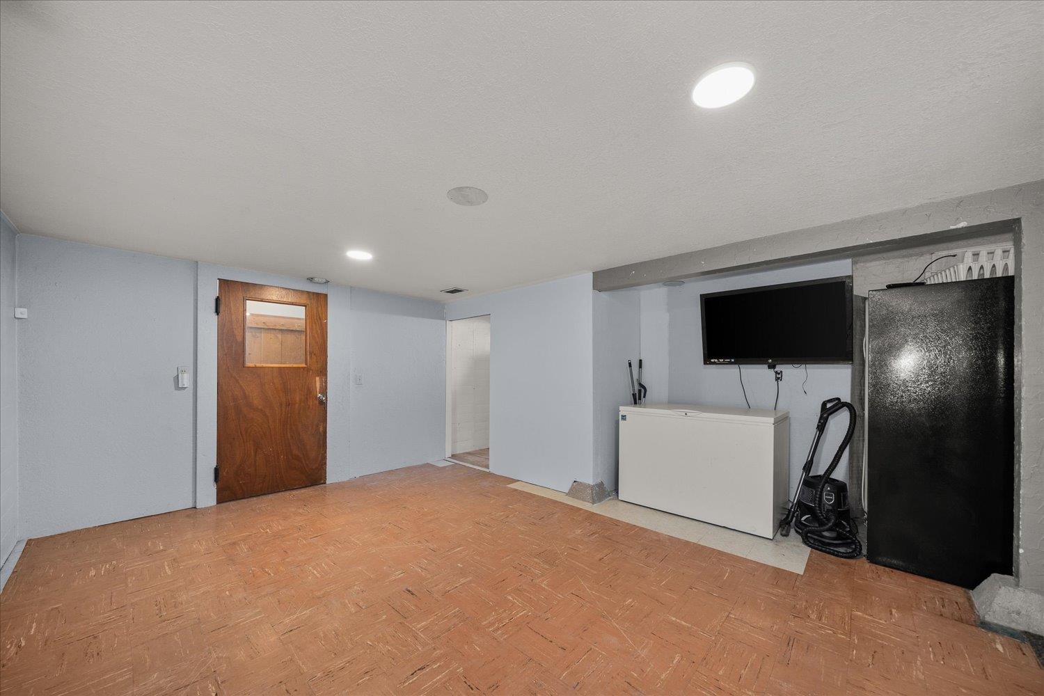 2528 W Broad Ave