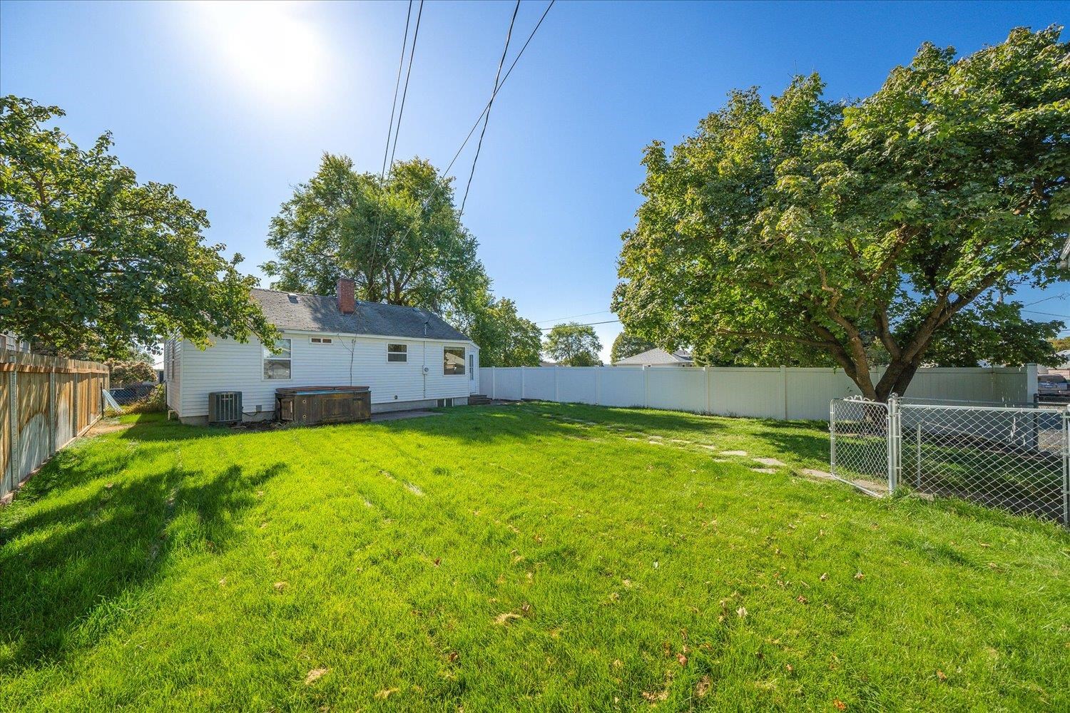 2528 W Broad Ave
