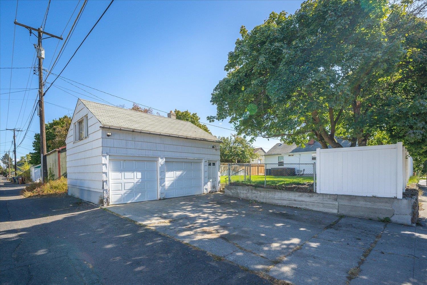 2528 W Broad Ave