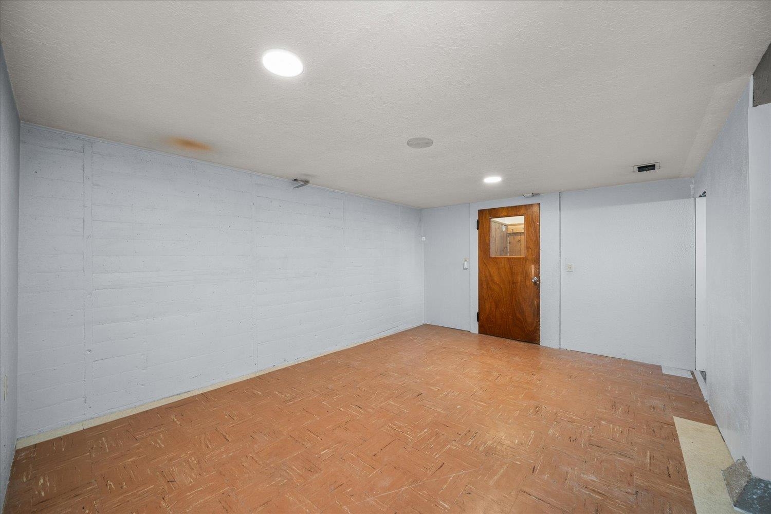 2528 W Broad Ave