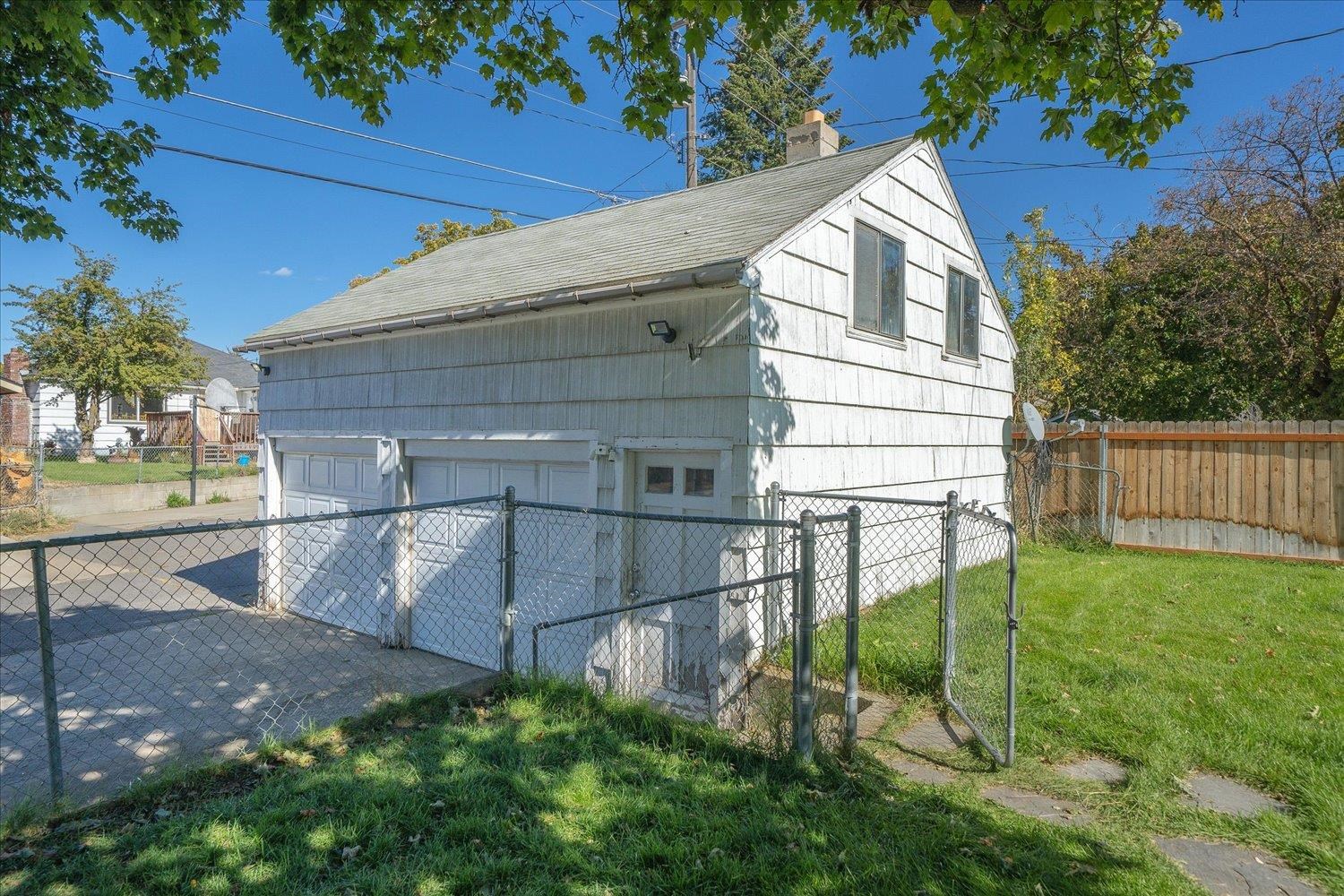 2528 W Broad Ave
