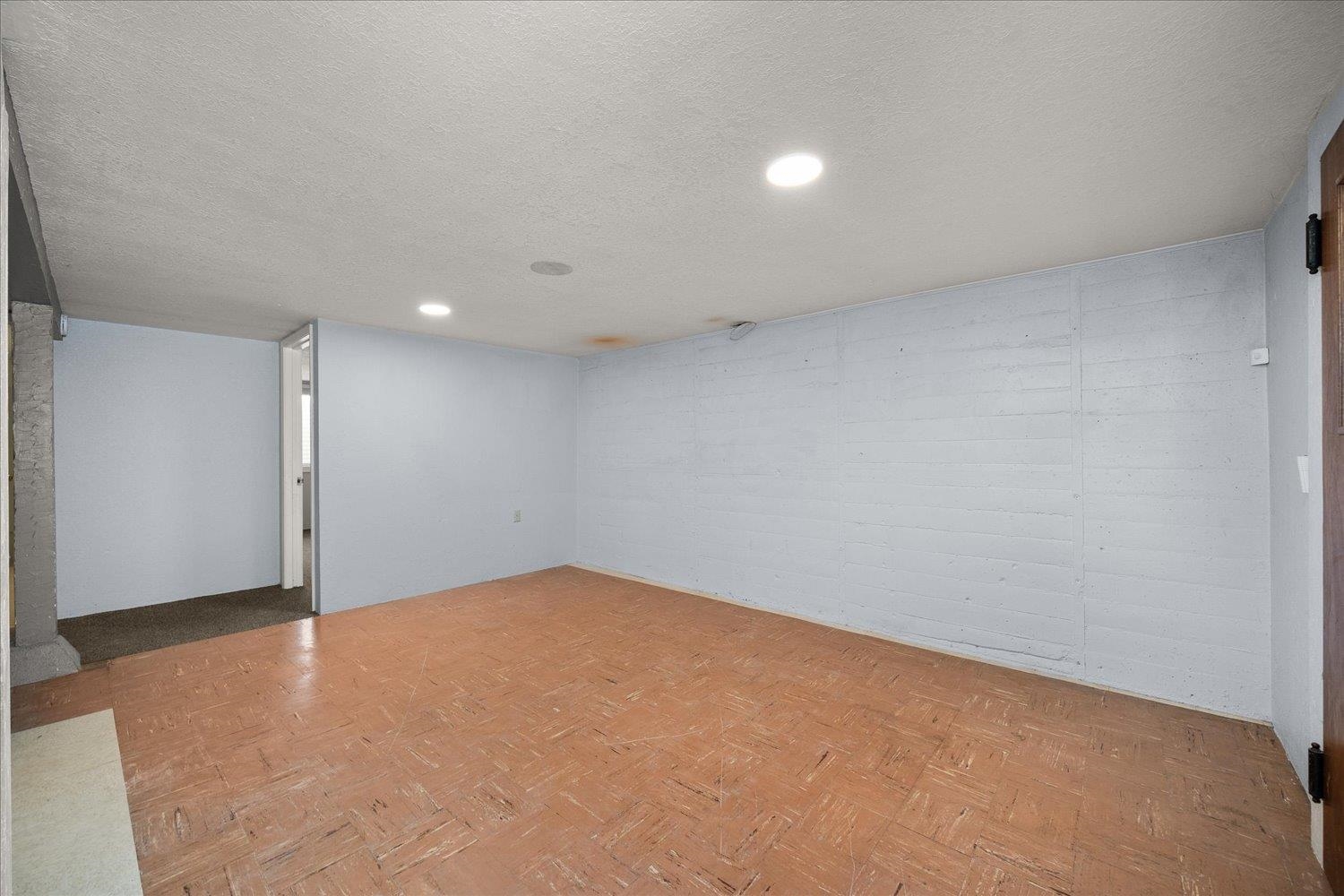 2528 W Broad Ave