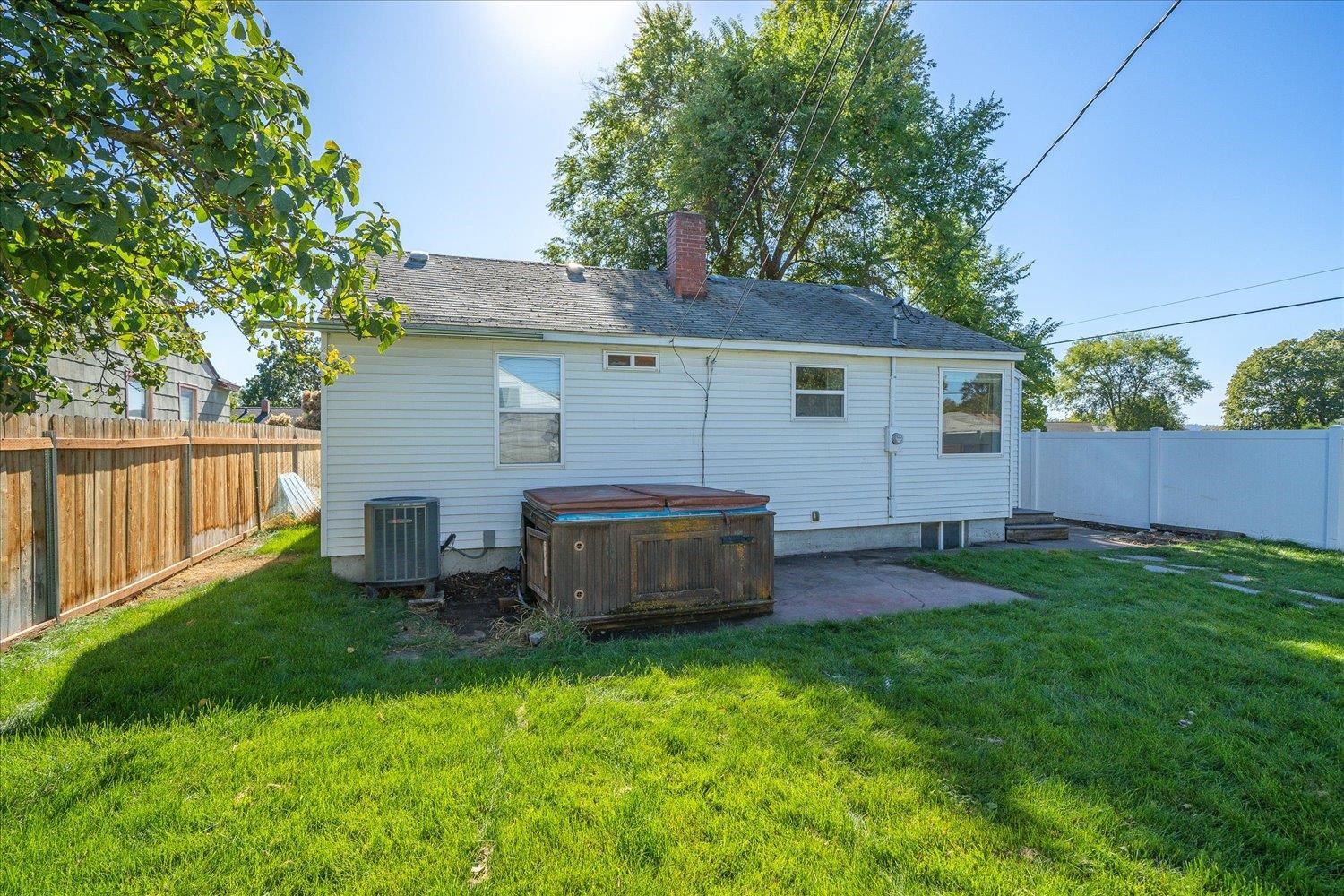 2528 W Broad Ave