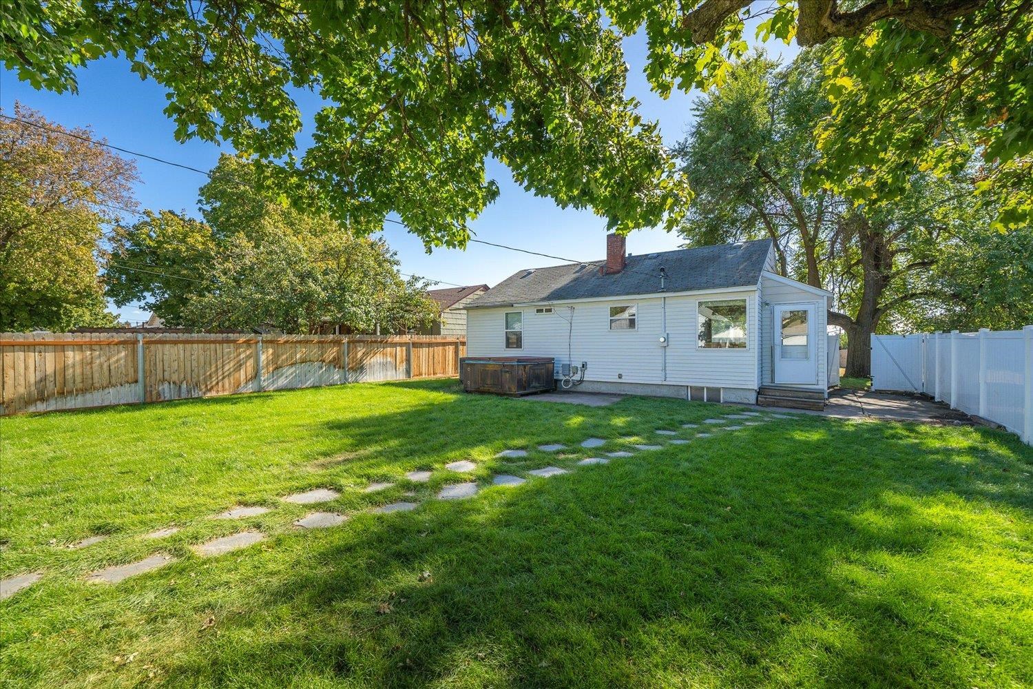 2528 W Broad Ave