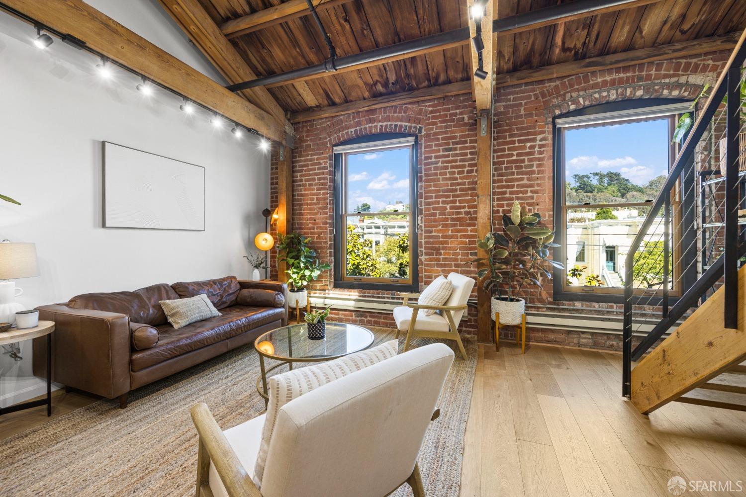 720 York Street # 220