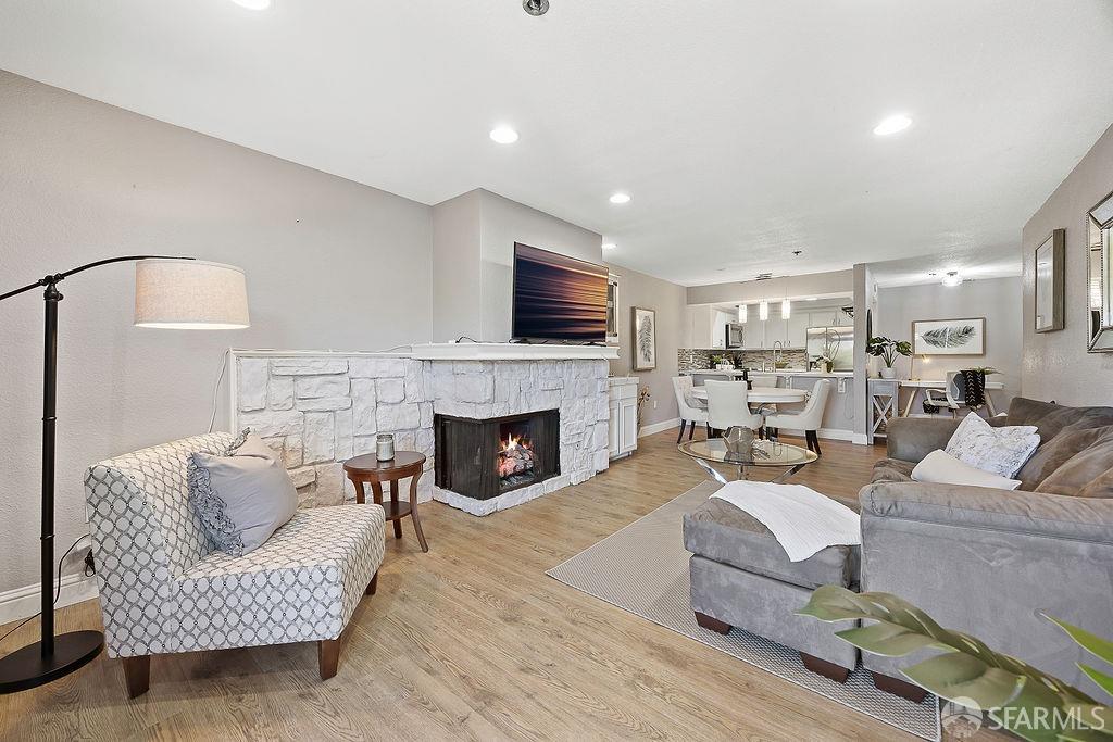 1396 El Camino Real # 207
