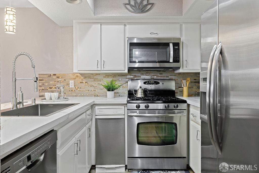 1396 El Camino Real # 207