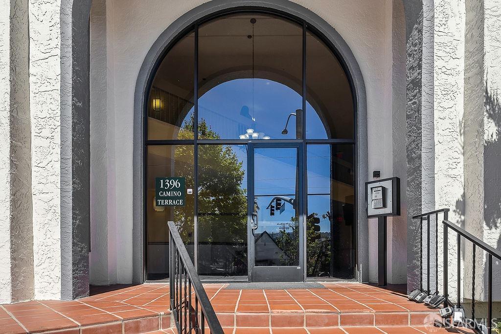 1396 El Camino Real # 207