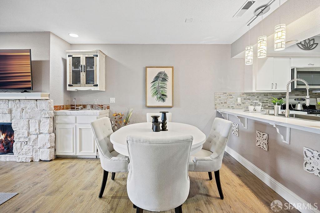 1396 El Camino Real # 207