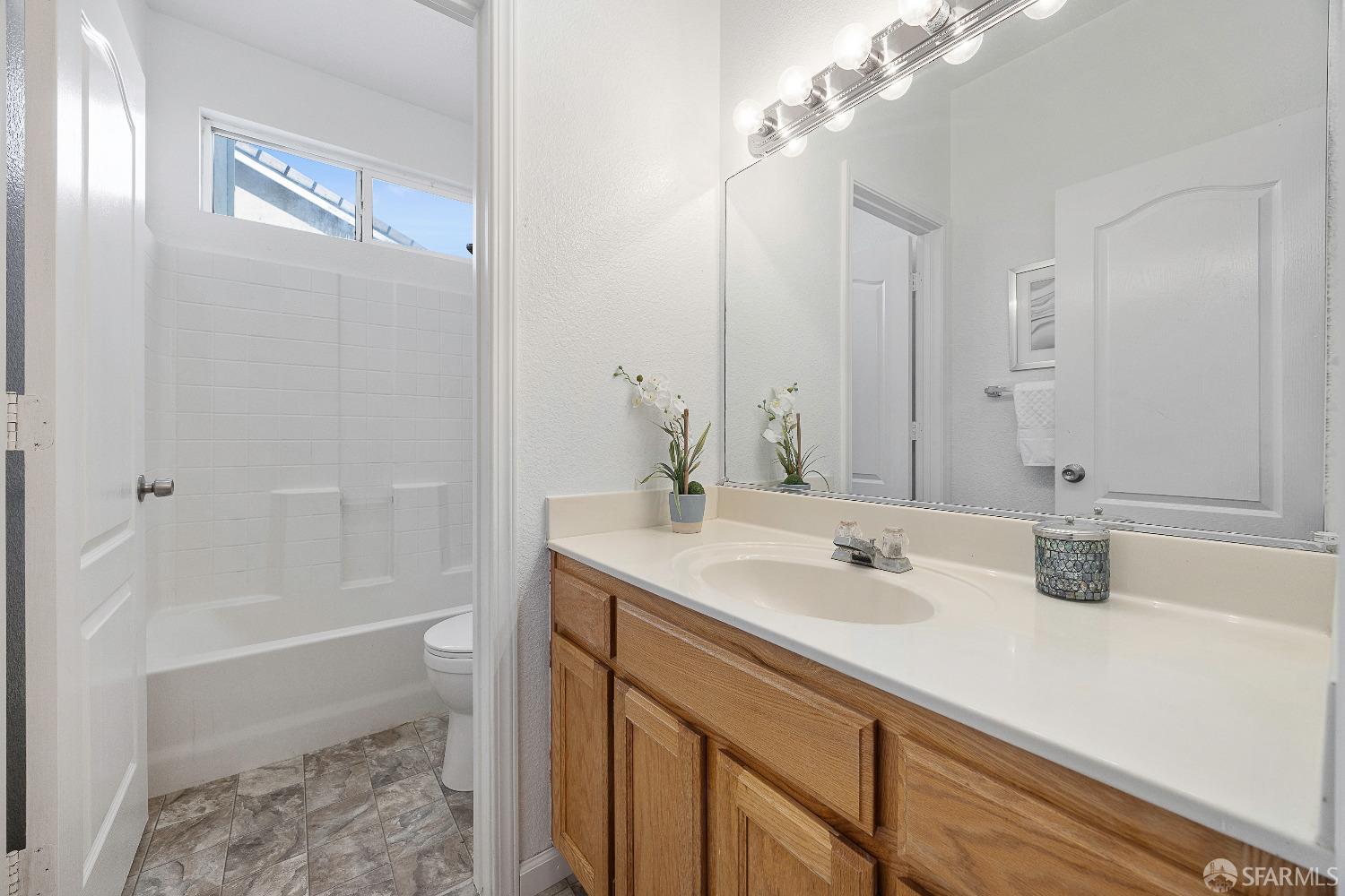 909 Promenade Drive