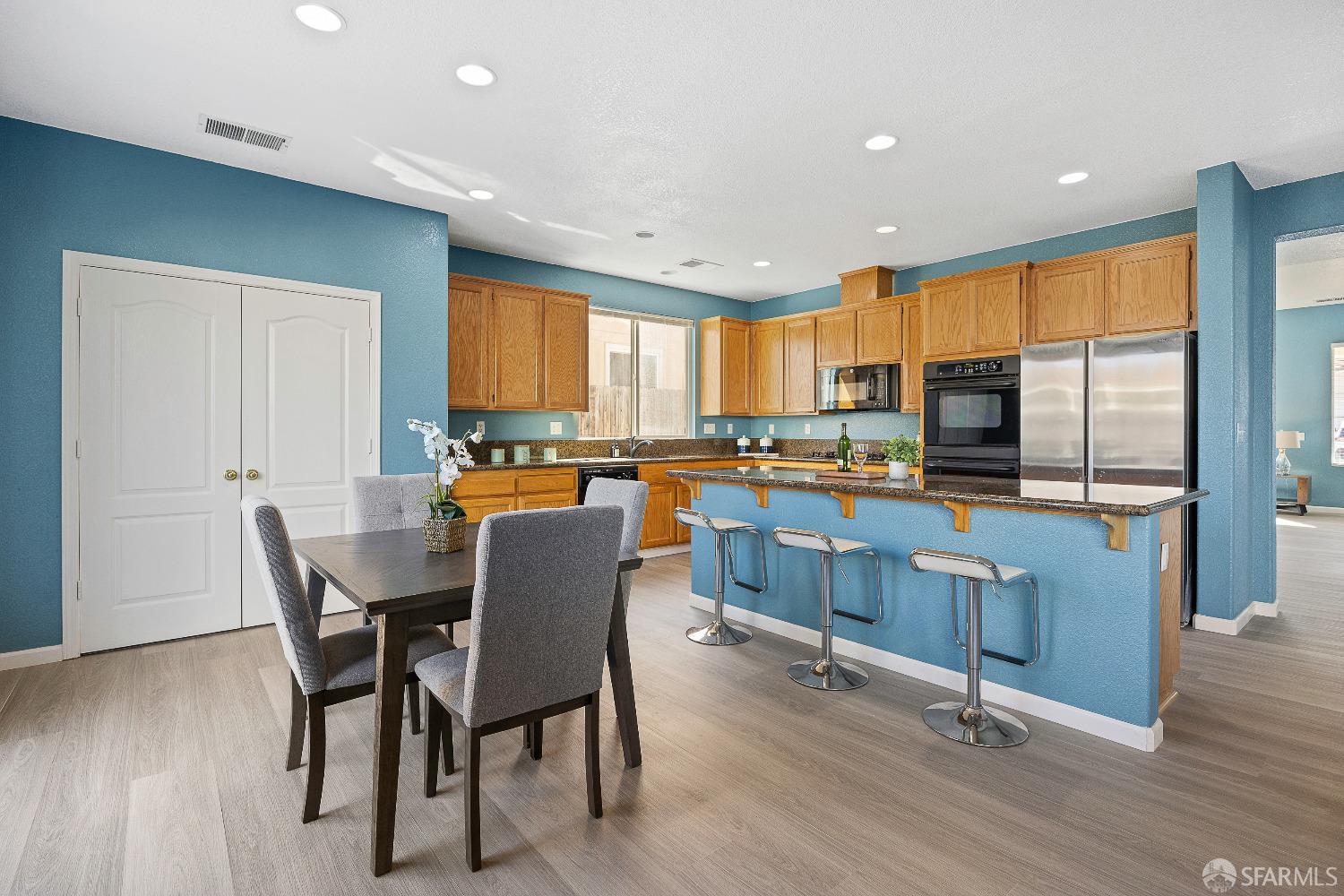 909 Promenade Drive
