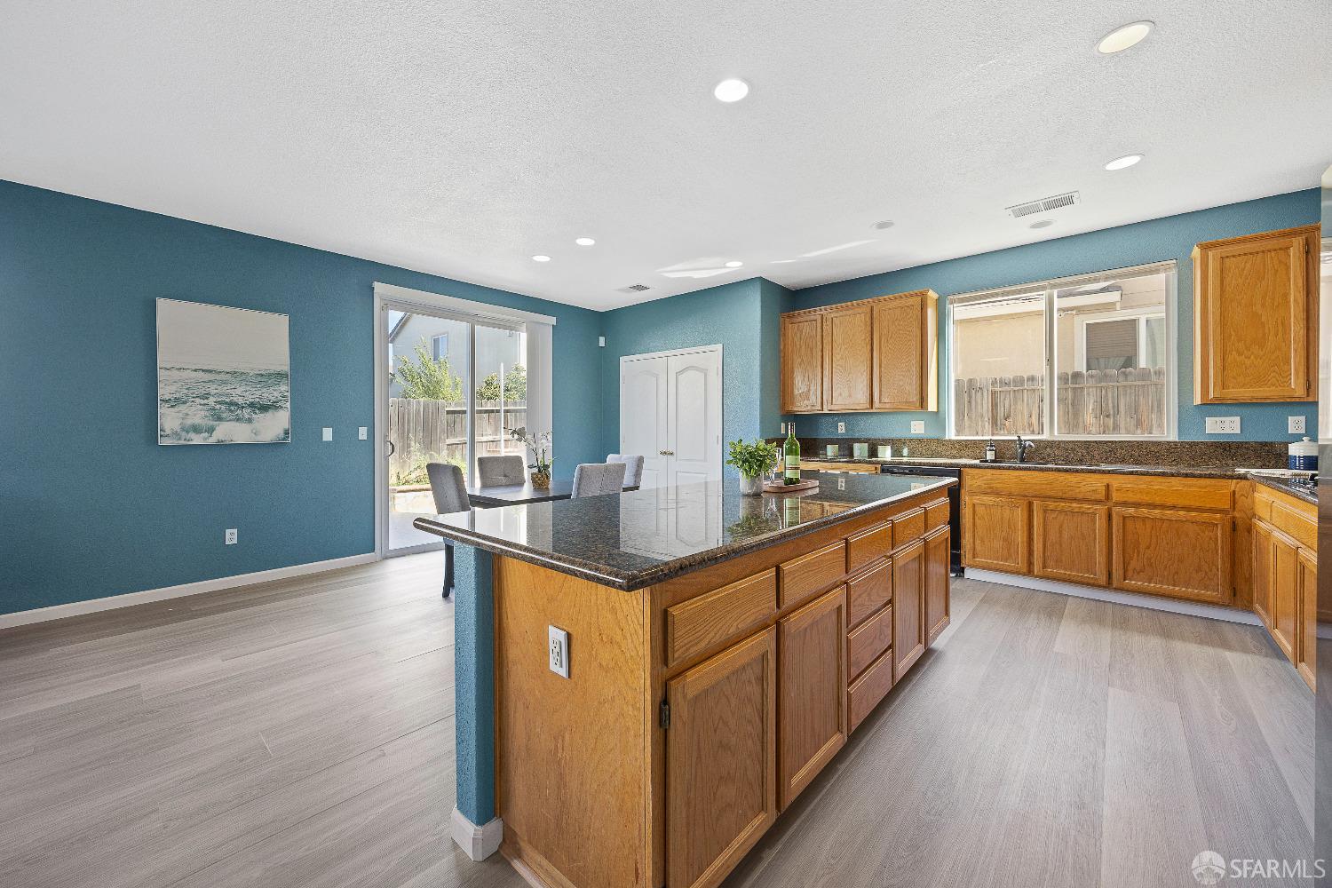 909 Promenade Drive