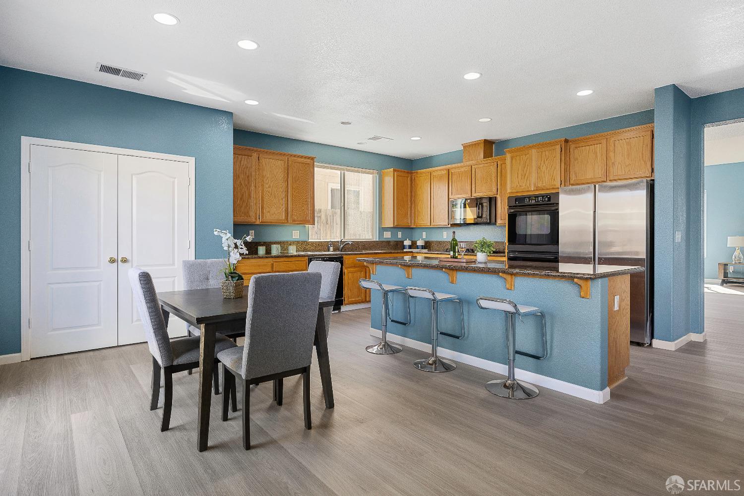 909 Promenade Drive