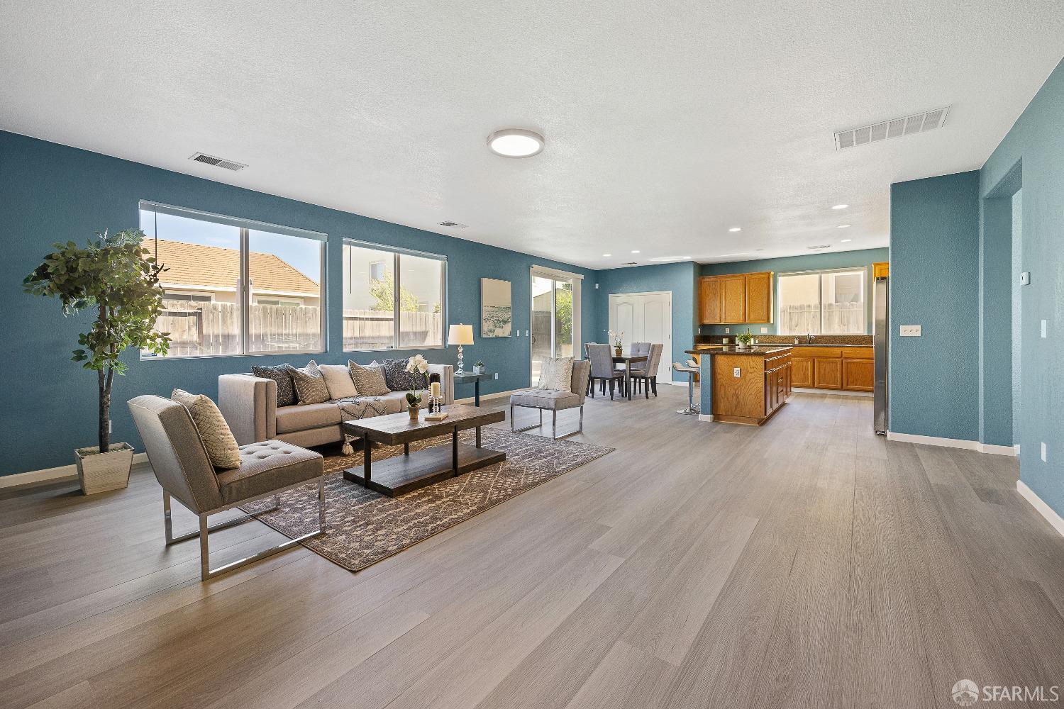 909 Promenade Drive