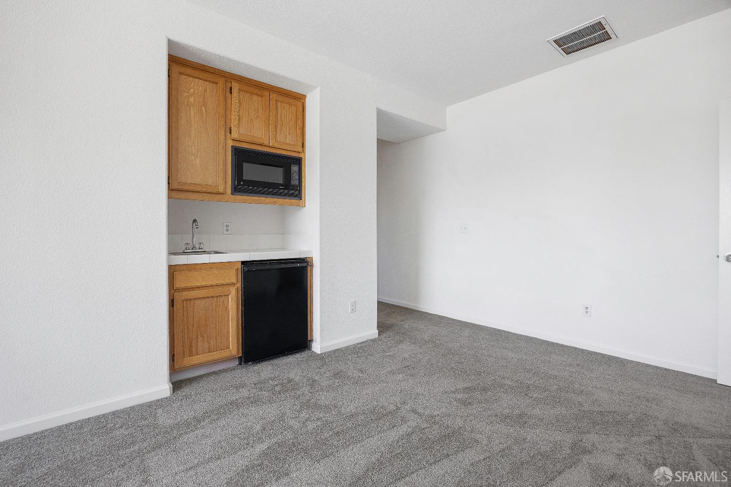 909 Promenade Drive
