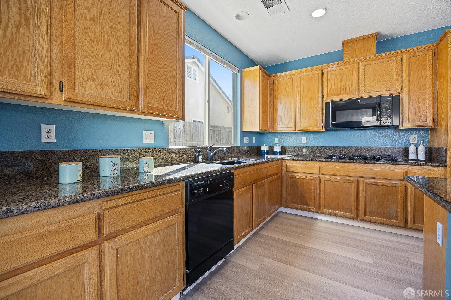 909 Promenade Drive