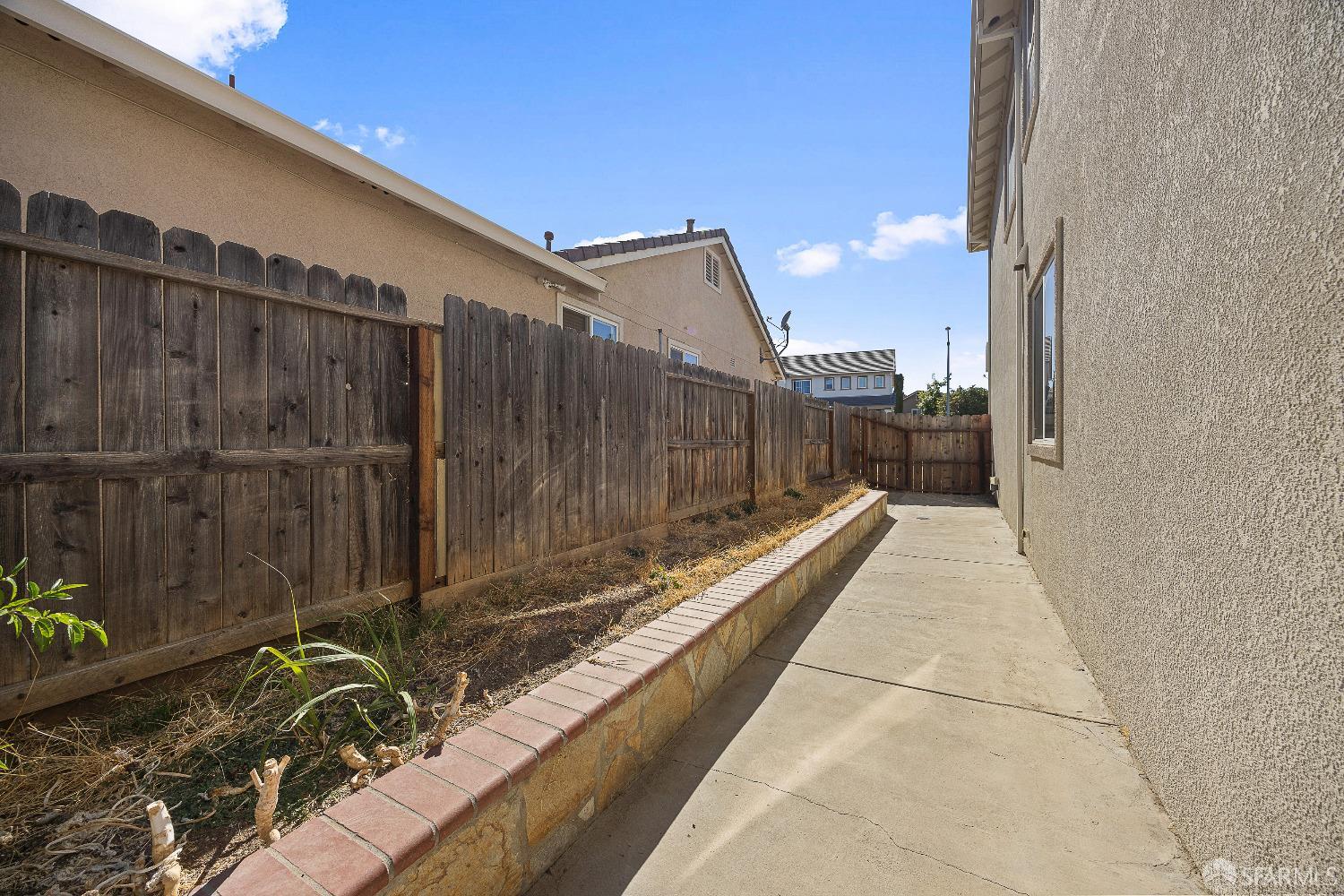 909 Promenade Drive