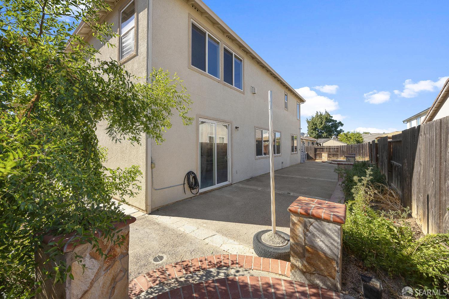 909 Promenade Drive