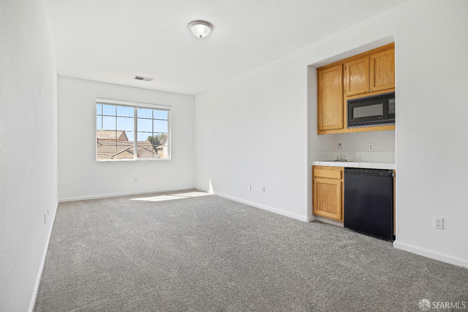 909 Promenade Drive