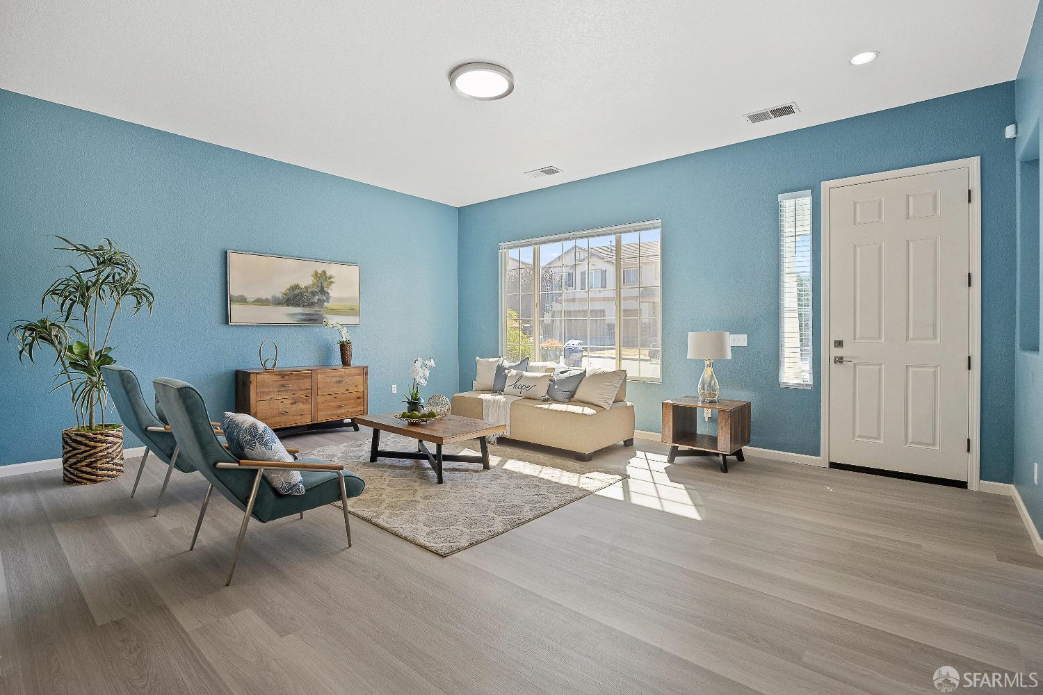 909 Promenade Drive