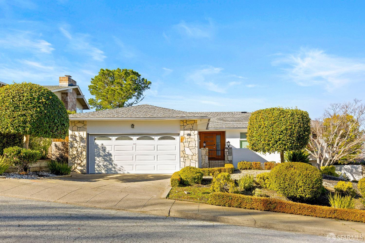 1270 Roble Road