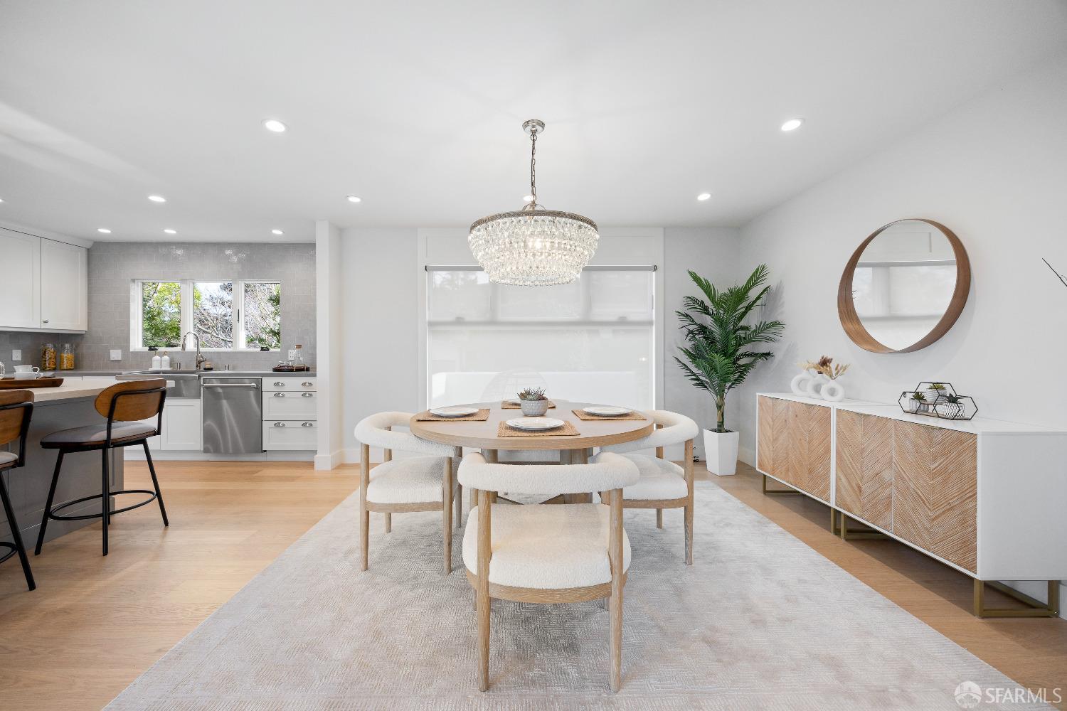 1270 Roble Road