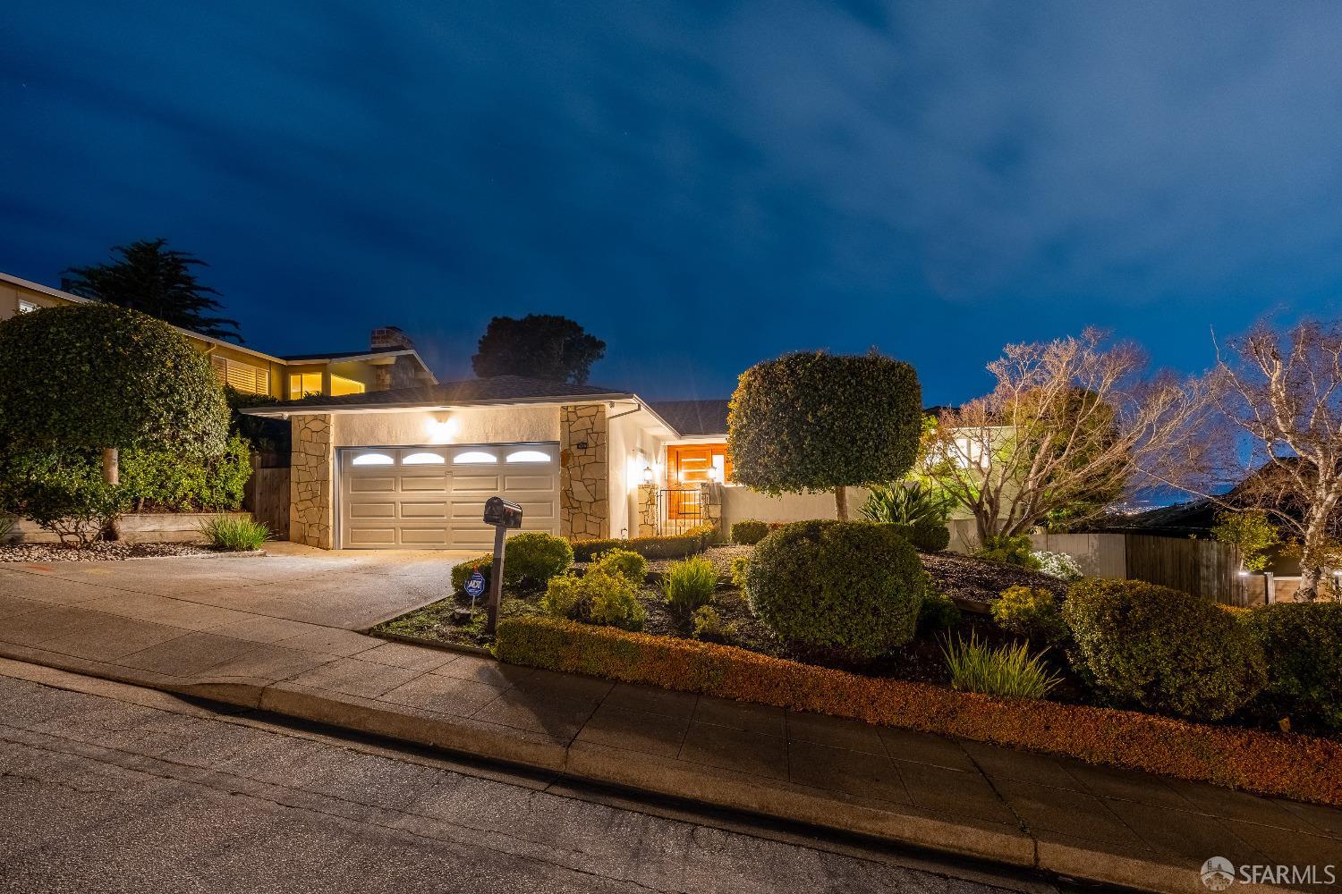 1270 Roble Road