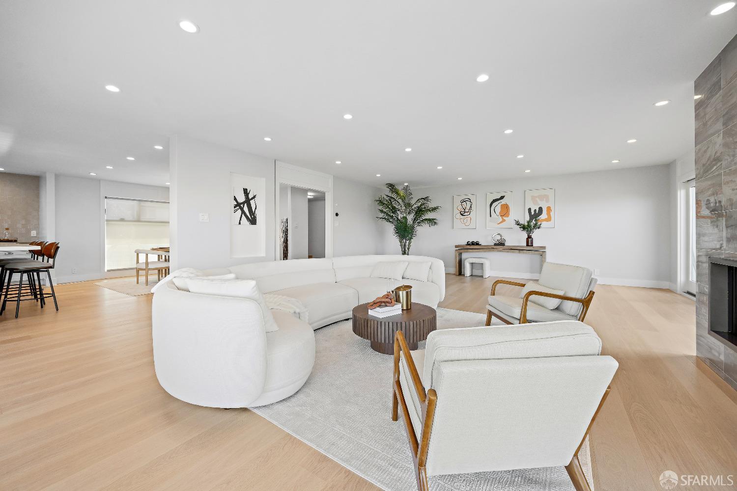1270 Roble Road