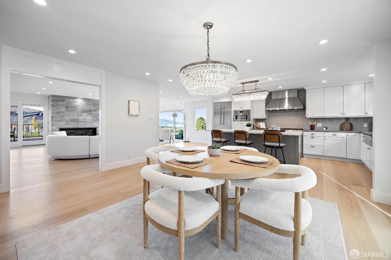 1270 Roble Road