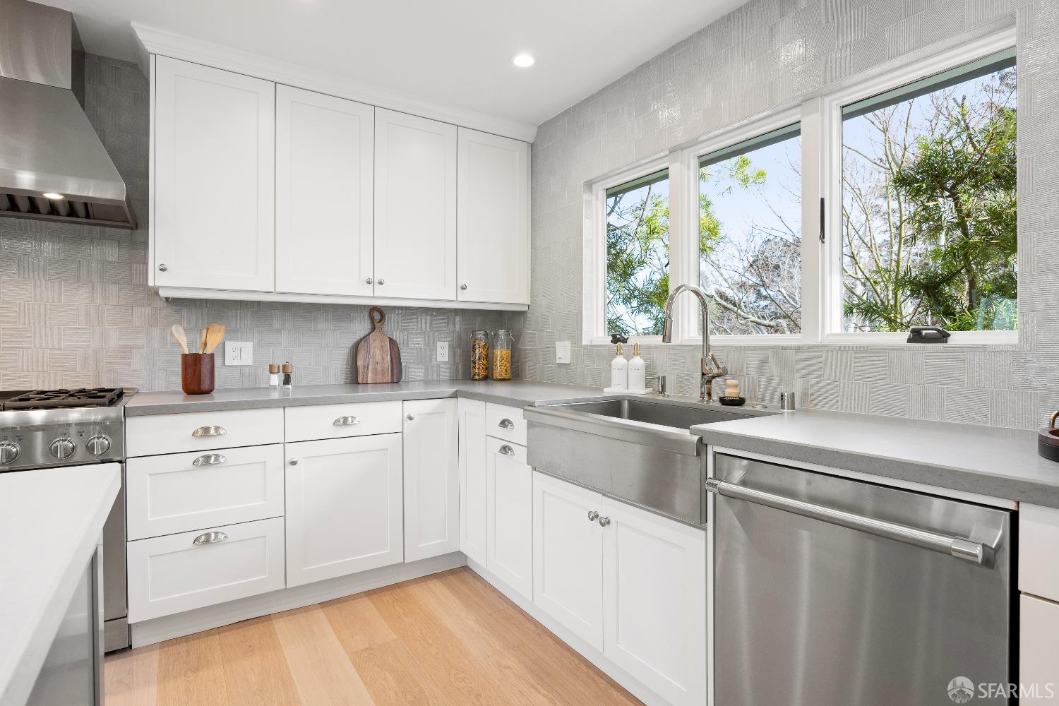 1270 Roble Road
