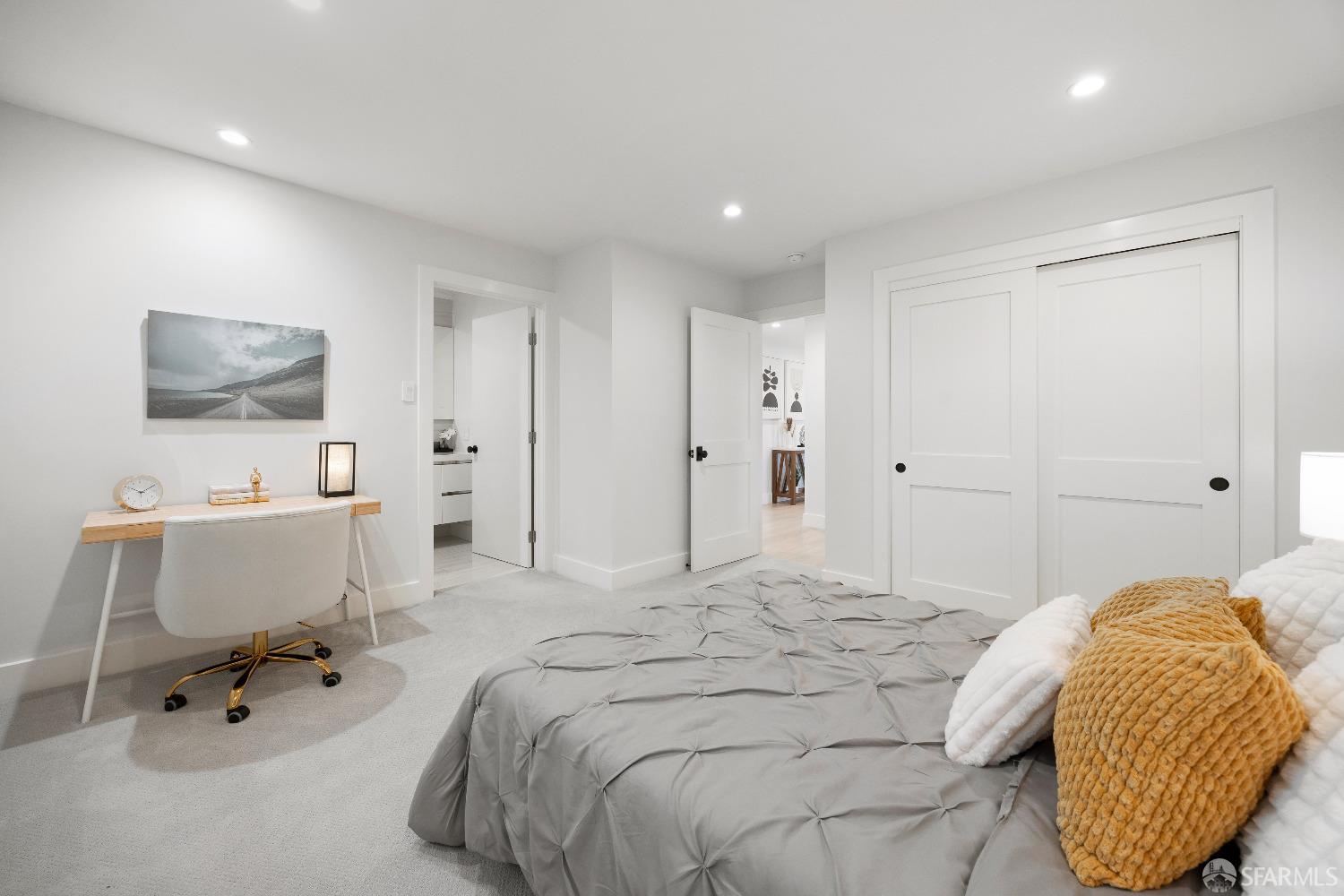 1270 Roble Road