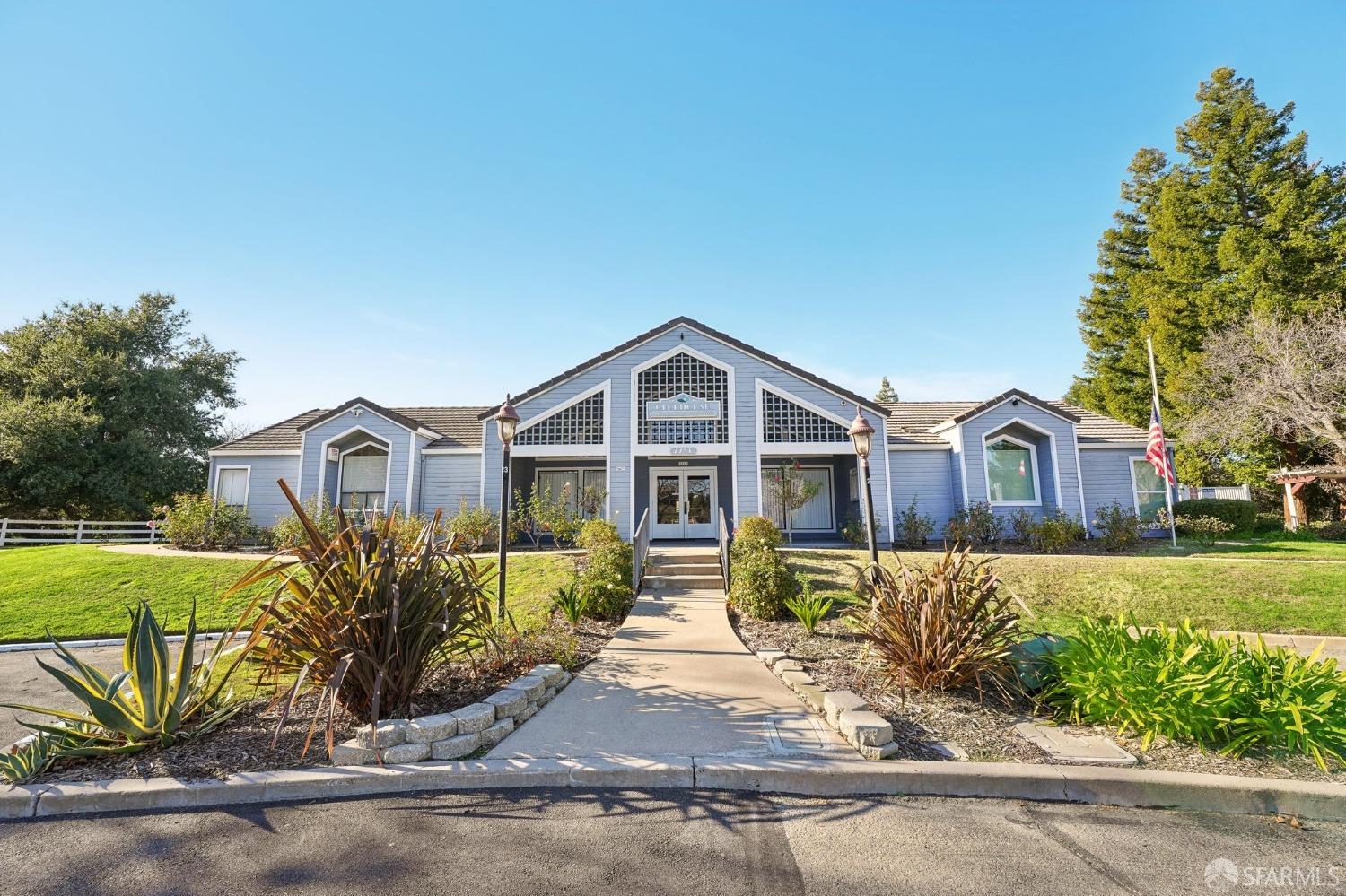 2934 Winding Lane