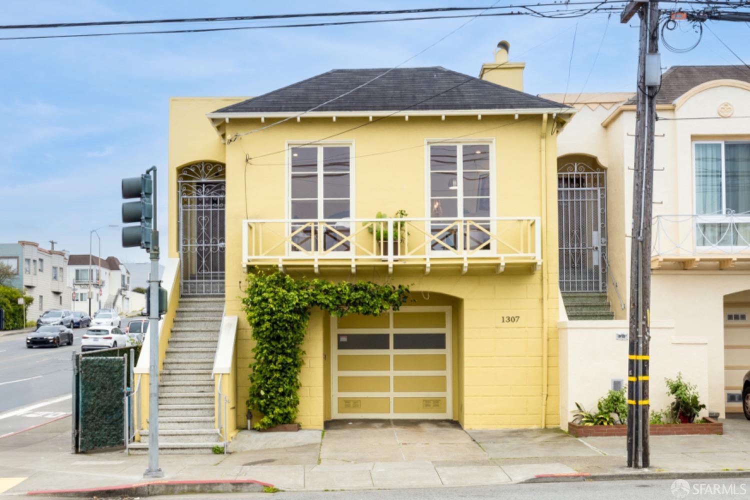 1307 Cayuga Avenue