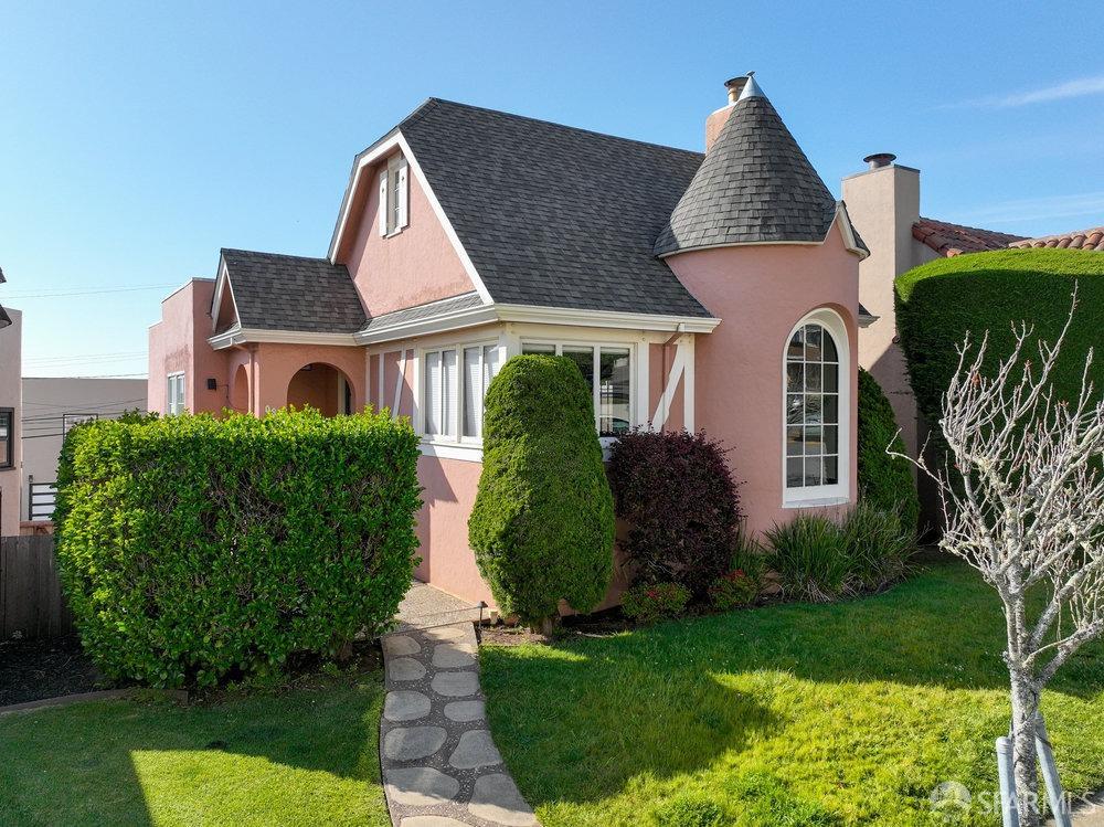 106 Aptos Avenue