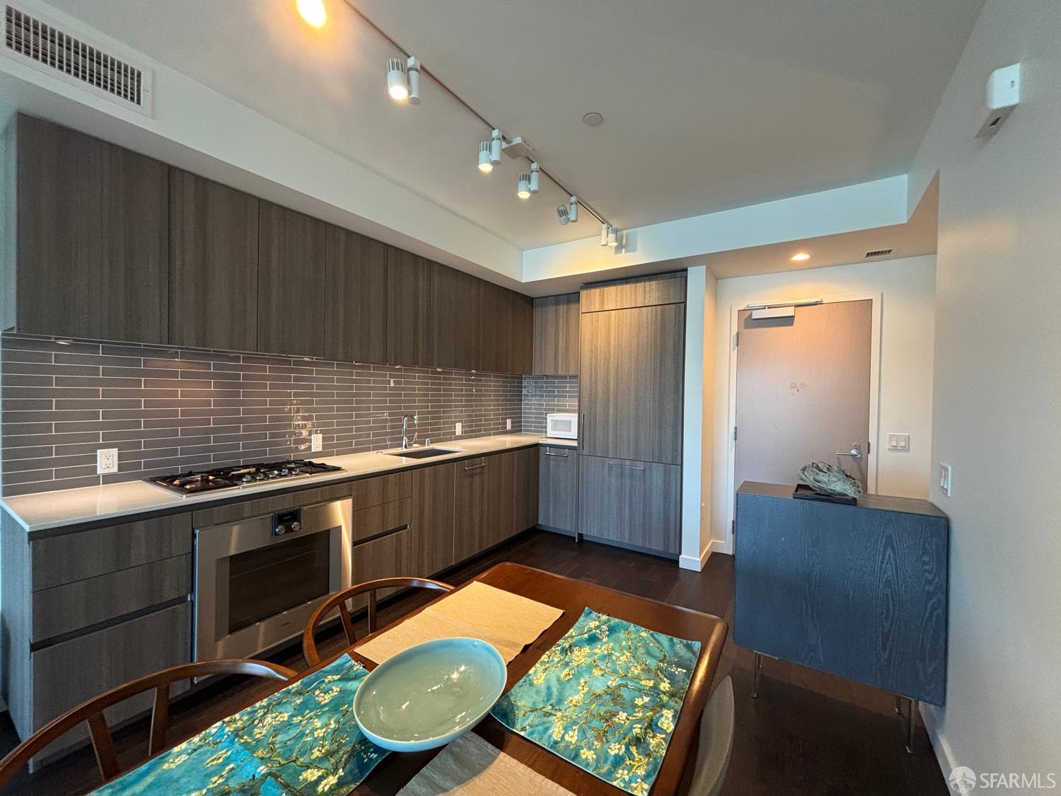 110 Channel Street # 612