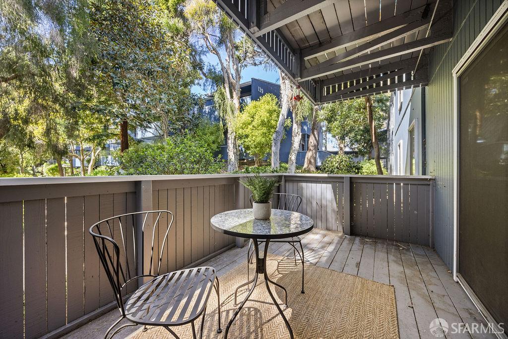 137 Piccadilly Place # A