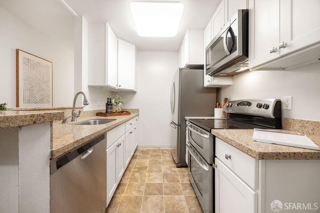 137 Piccadilly Place # A