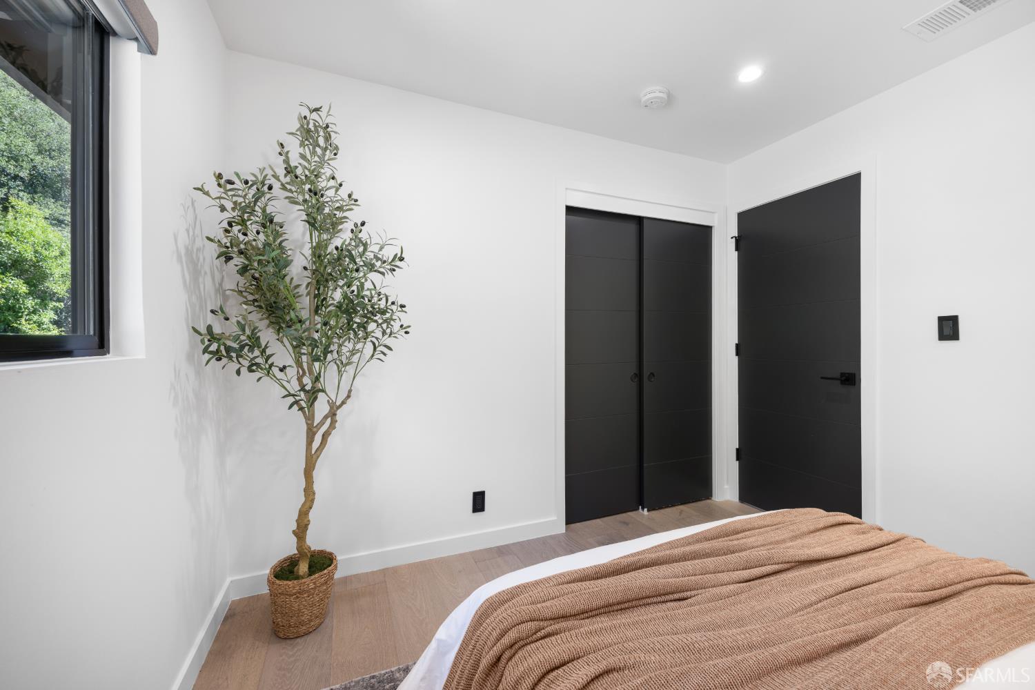 4859 Beacon Hill Drive