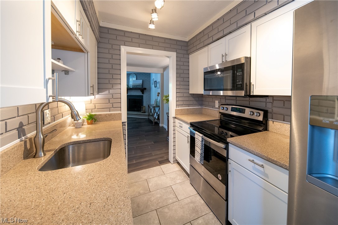 435 Abbeyville Road D-4