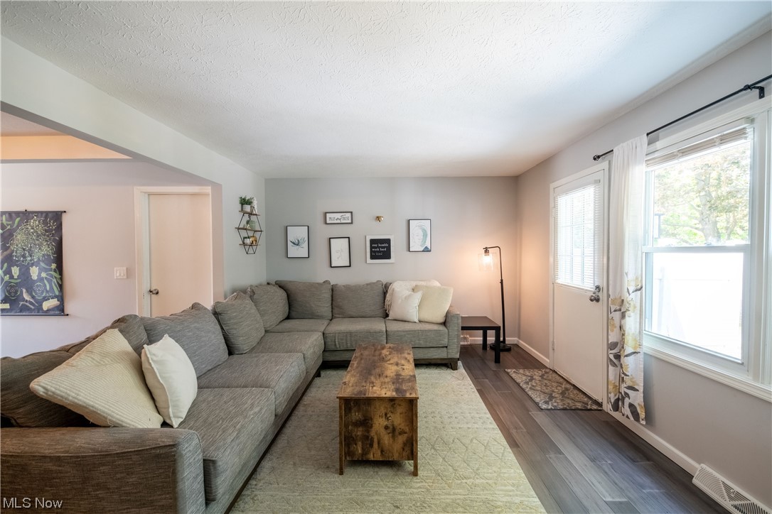 435 Abbeyville Road D-4