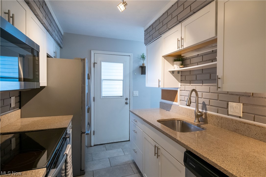 435 Abbeyville Road D-4