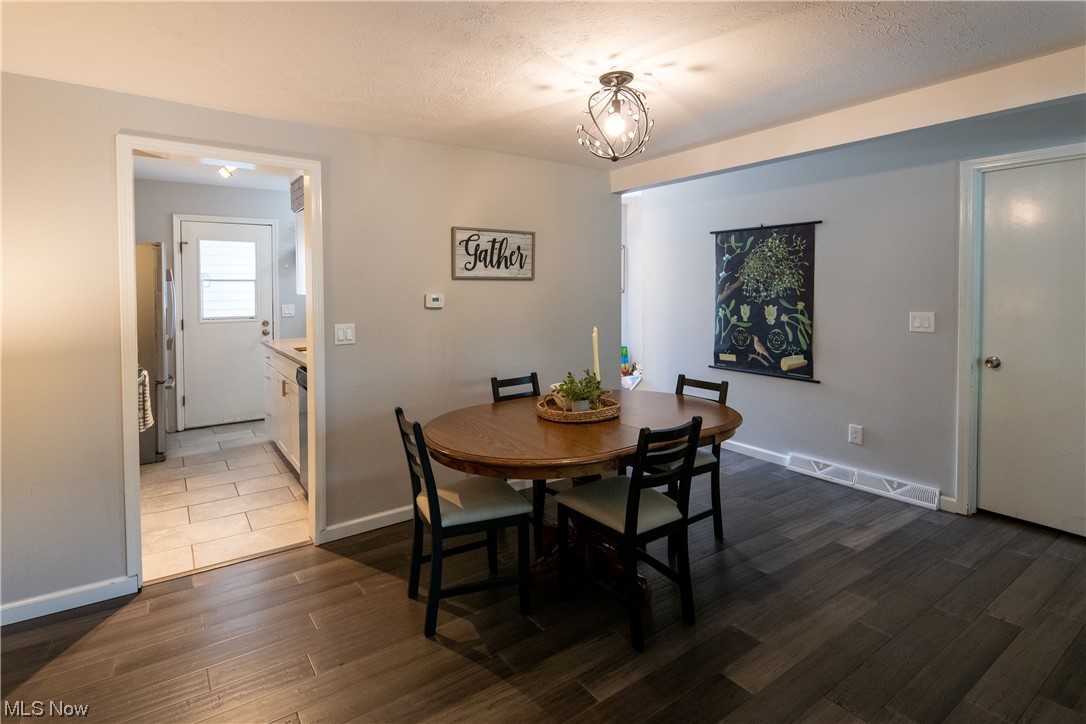 435 Abbeyville Road D-4