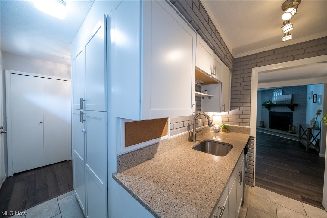 435 Abbeyville Road D-4