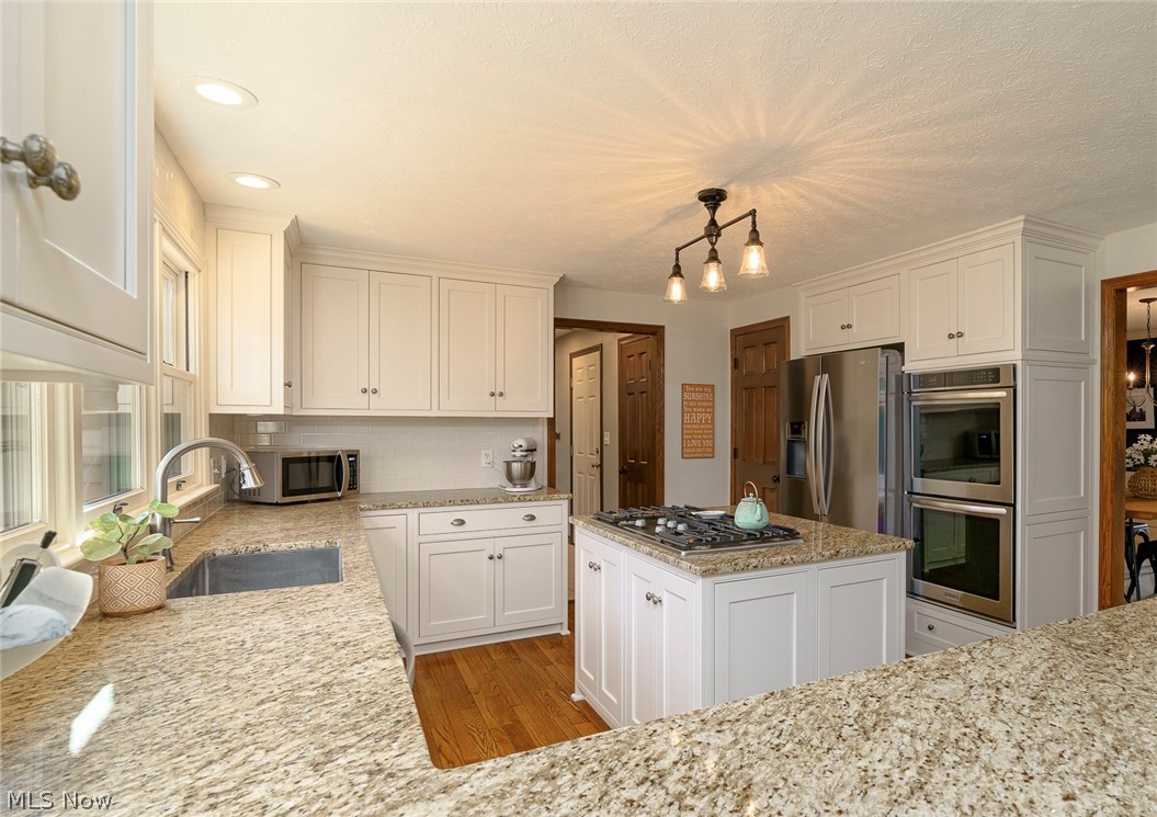 531 Lake Of The Woods Boulevard