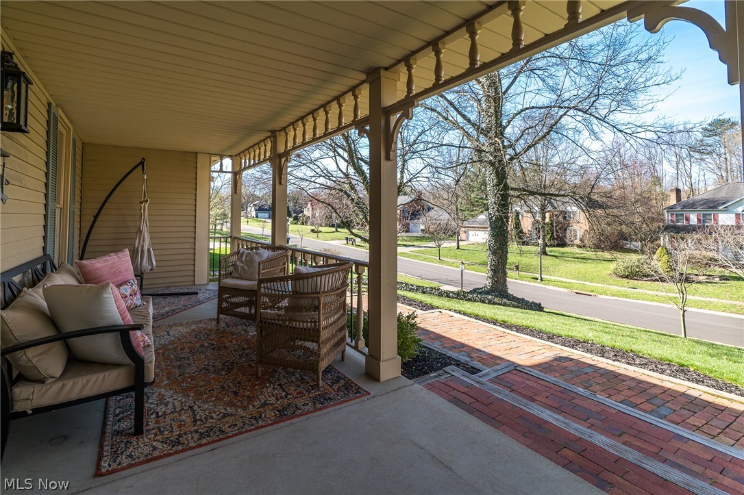 531 Lake Of The Woods Boulevard