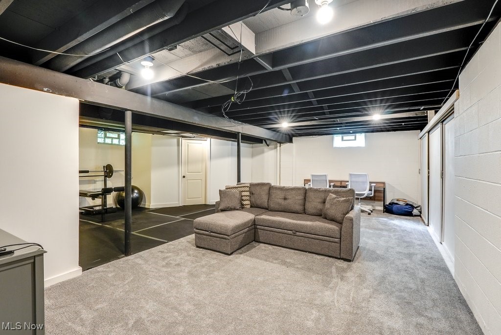 1415 Carriage Hill