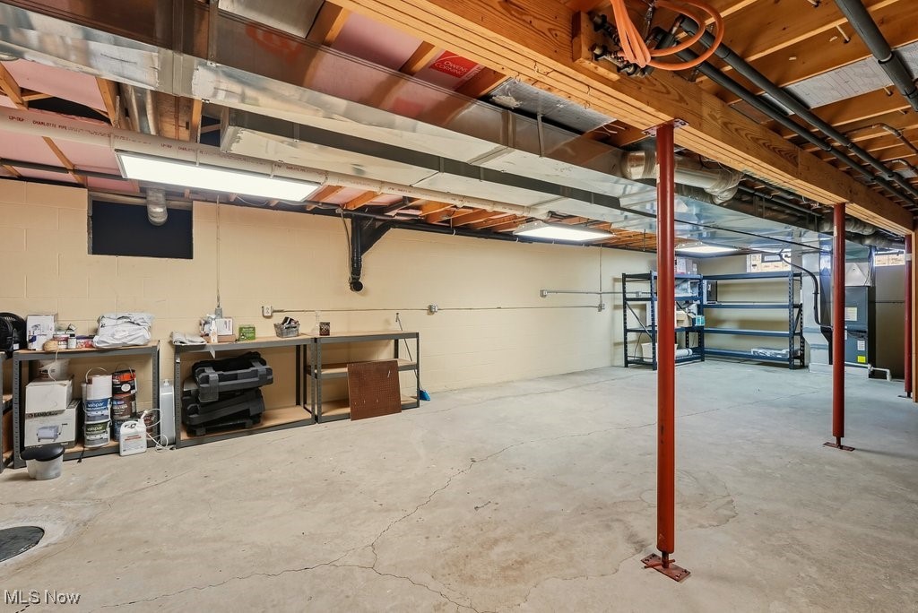 3590 E Aurora Road